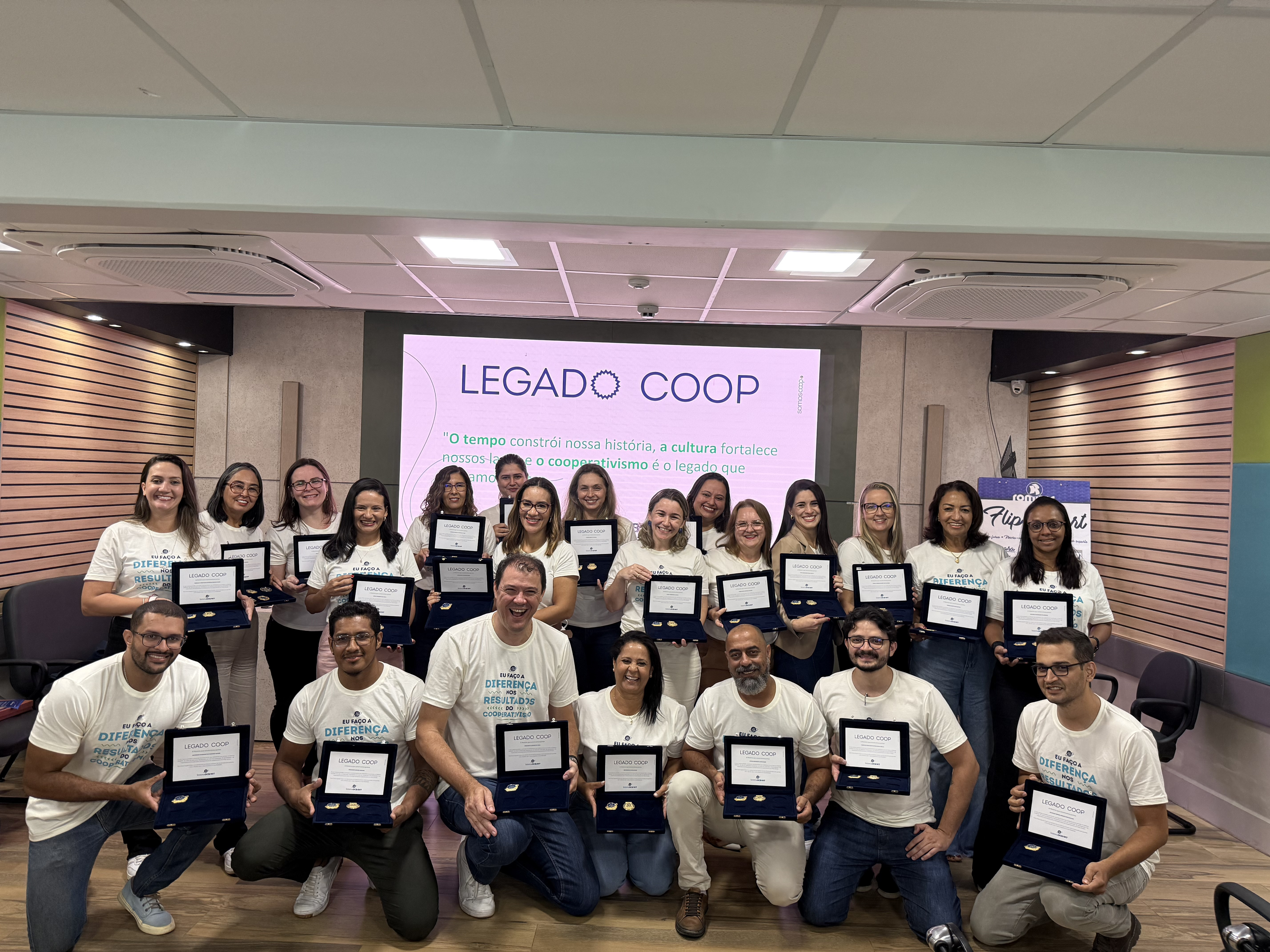 LEGADO COOP: Sistema OCB/MT homenageia colaboradores por trajetórias de dedicação
