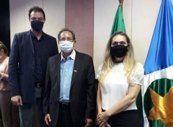 Governador da posse aos representantes da OCB/MT na Jucemat
