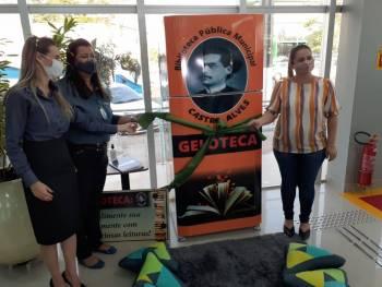 Sicoob em Canarana entrega uniformes para corpo coreográfico da Banda Municipal