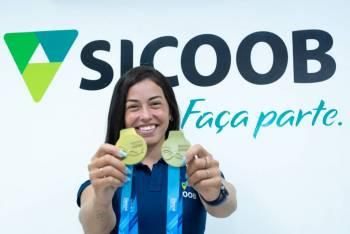 Ana Sátila é recebida em MT pela torcida Sicoob Rondon