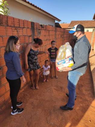 Sicoob União arrecada mais de três toneladas de alimentos