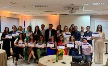 Unicred MT e Faculdade do Cooperativismo formam 55 profissionais em curso de gestão de clínicas e consultórios