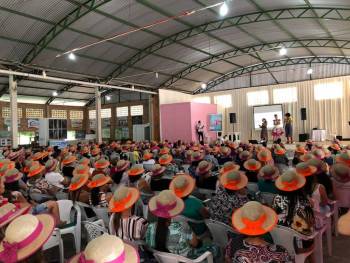 Mas de 400 mulheres participam do Encontro promovido pela Coopernova